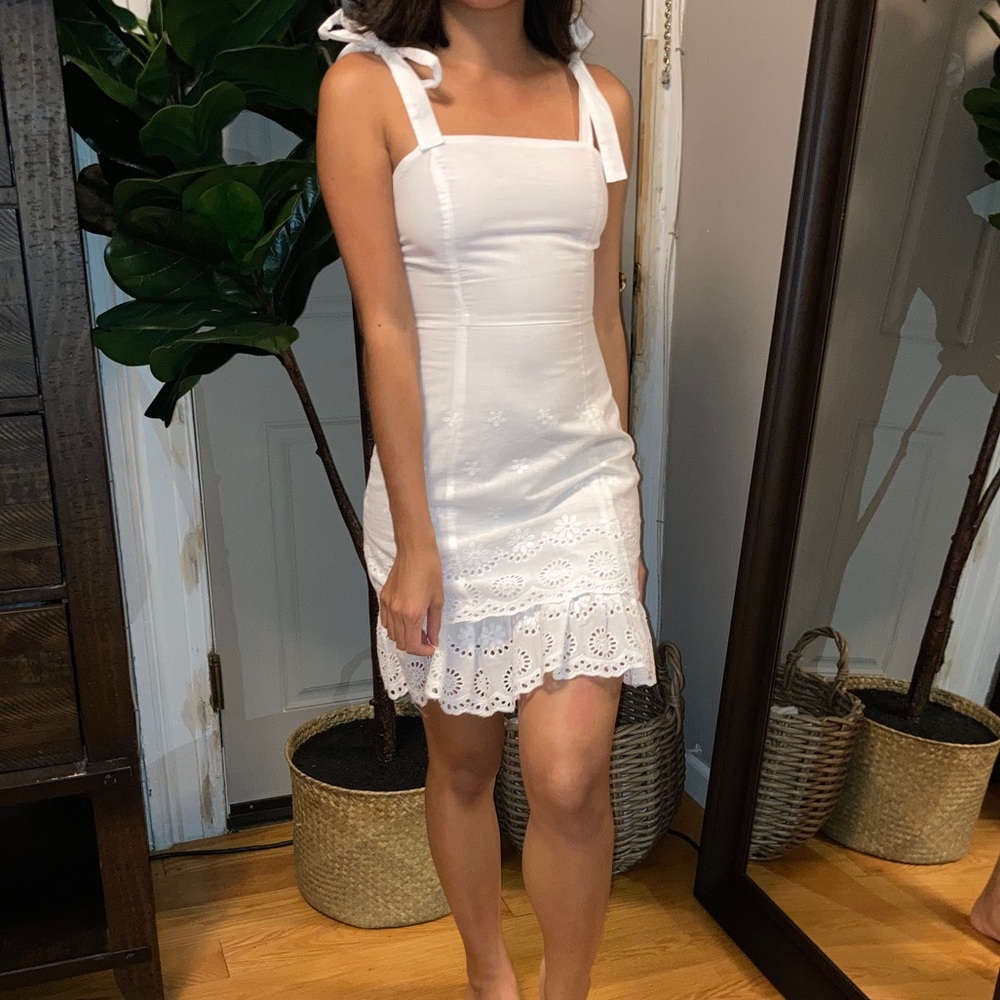 Size Small White 100% Cotton Embroidered Dress